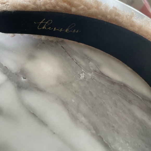 IYKYK!!!! Adorable sherpa head band from The Sis Kiss - Picture 2 of 2